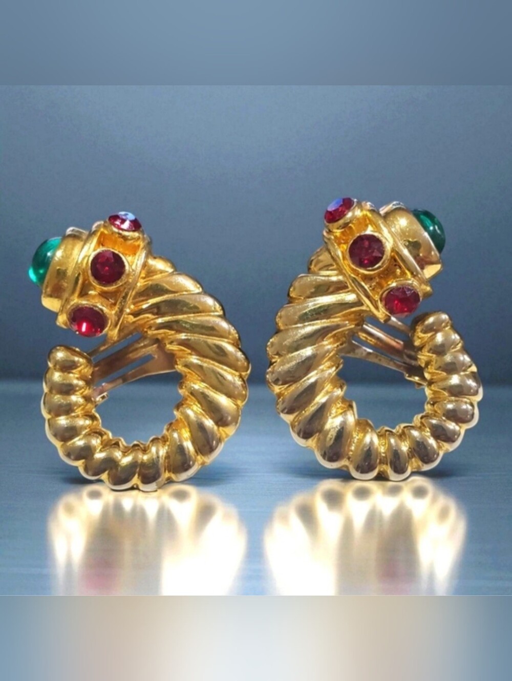 Vintage 1980's Twisted Cable Glass Mogul Cabochon Clip-on Earrings
